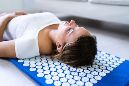 Relaxation profonde avec le tapis d'acupression Zenora